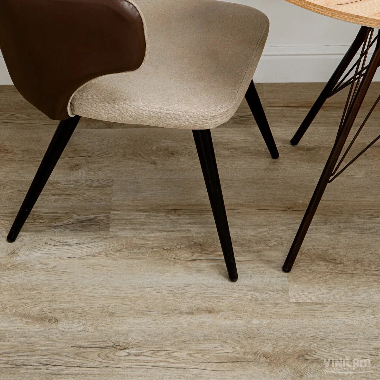 Vinilam Cork Premium WPC Дуб Валенсия: в интерьере