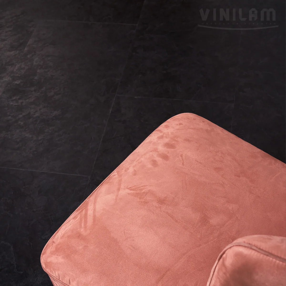 Vinilam Ceramo XXL Stone Glue Сланцевый черный: в интерьере