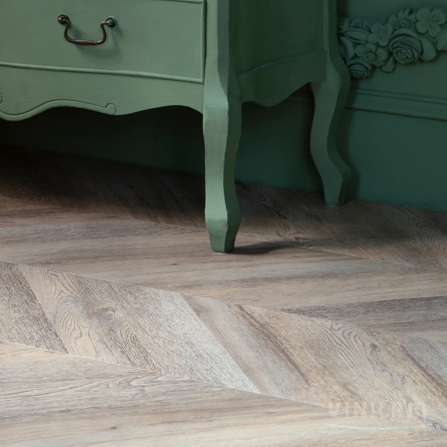 Vinilam Parquet Chevron Glue Шеврон Шампань: в интерьере