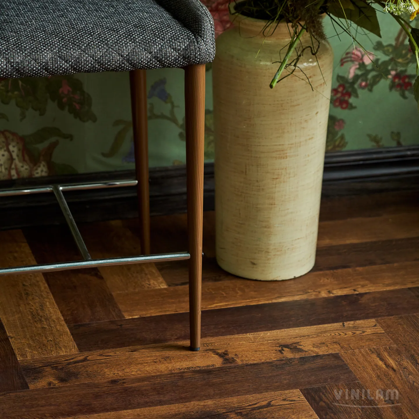 Vinilam Parquet Herringbone Click Паркет Парижский: в интерьере