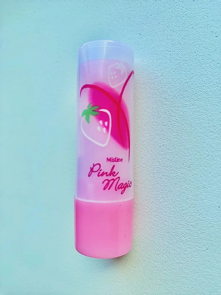 MISTINE Бальзам для губ ПРОЯВЛЯЮЩИЙСЯ с ароматом клубники Pink Magic Lip