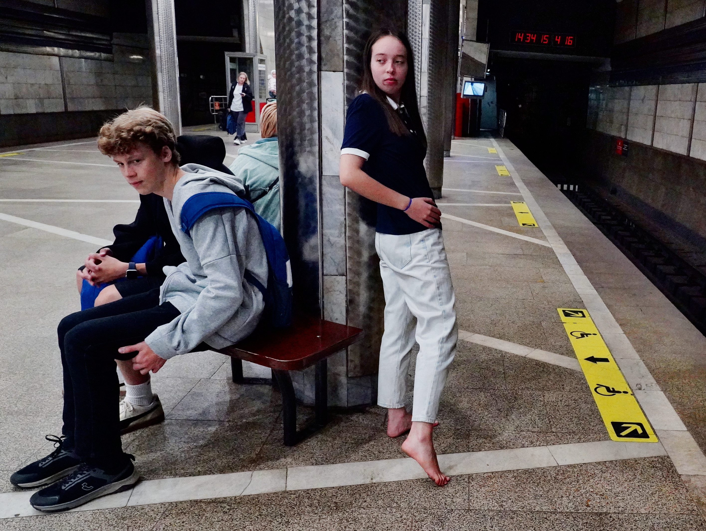 3627 Lola. Босиком — в метро! Часть 2.