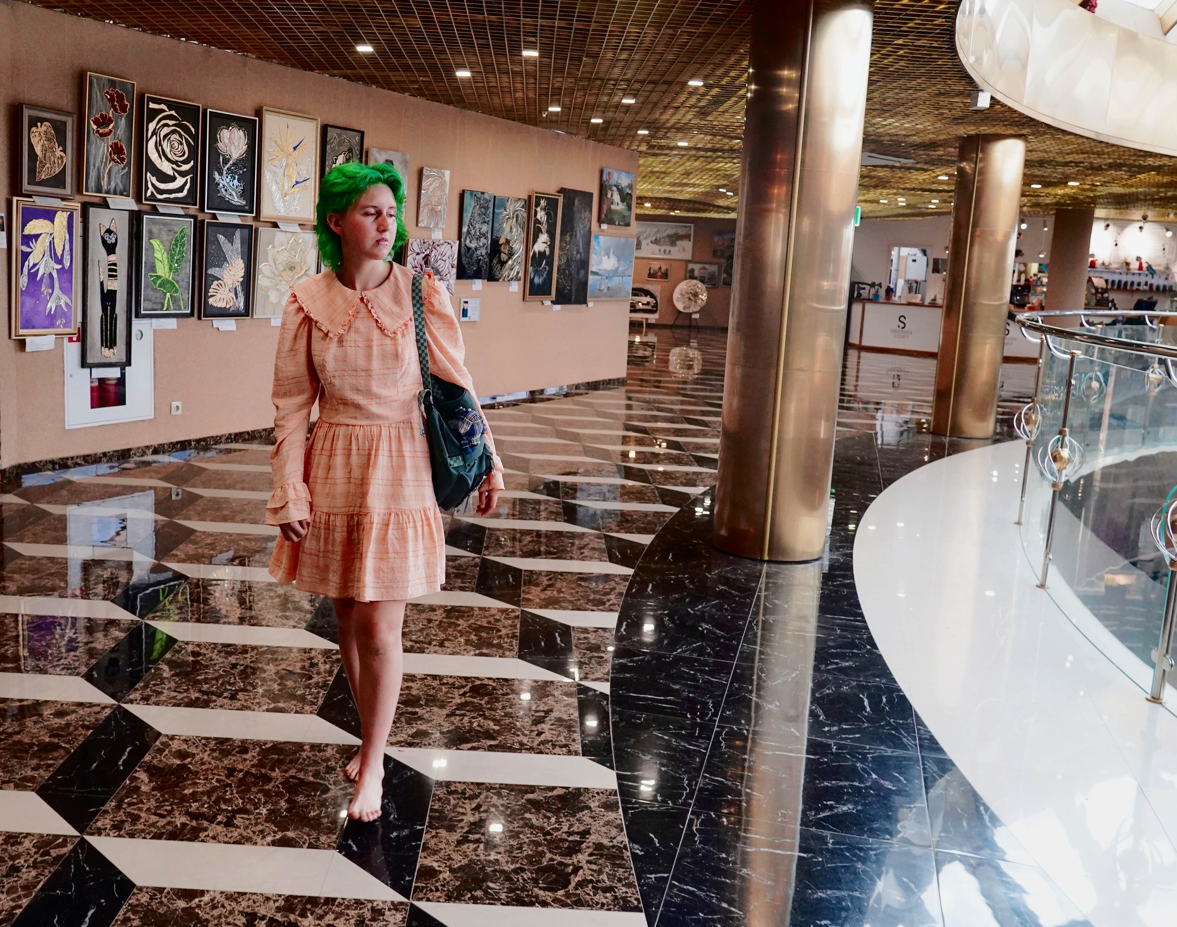 3644 Elya. Босиком по ТРЦ! Часть 2.