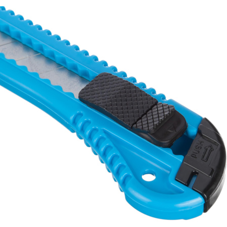 Нож канцелярский 18мм Attache с фиксатором, полибег, цв.в ассорт.