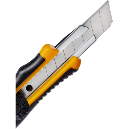 Нож универсальный 18 мм Attache Selection  с рез.вставками