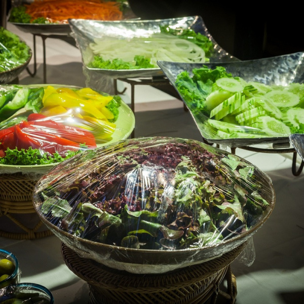 Пленка пищевая п/э 30см х 90м 7мкм прозрачная