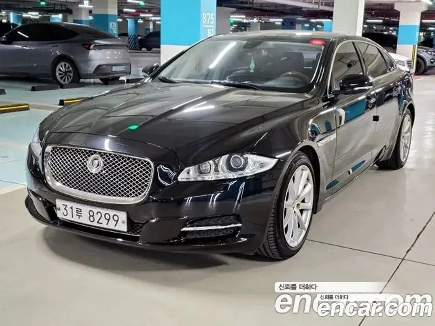 Jaguar XJ 2011