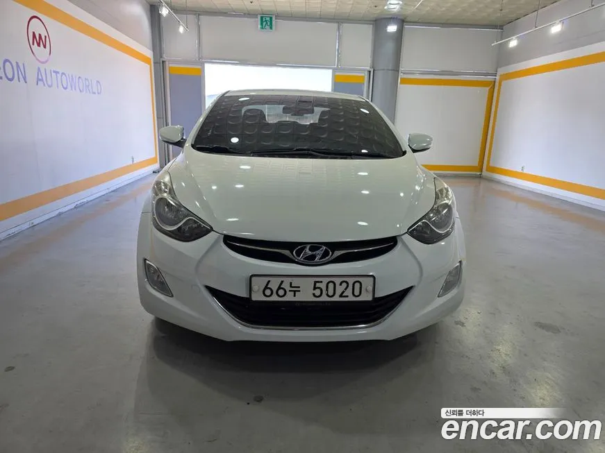 Hyundai AVANTE 2011