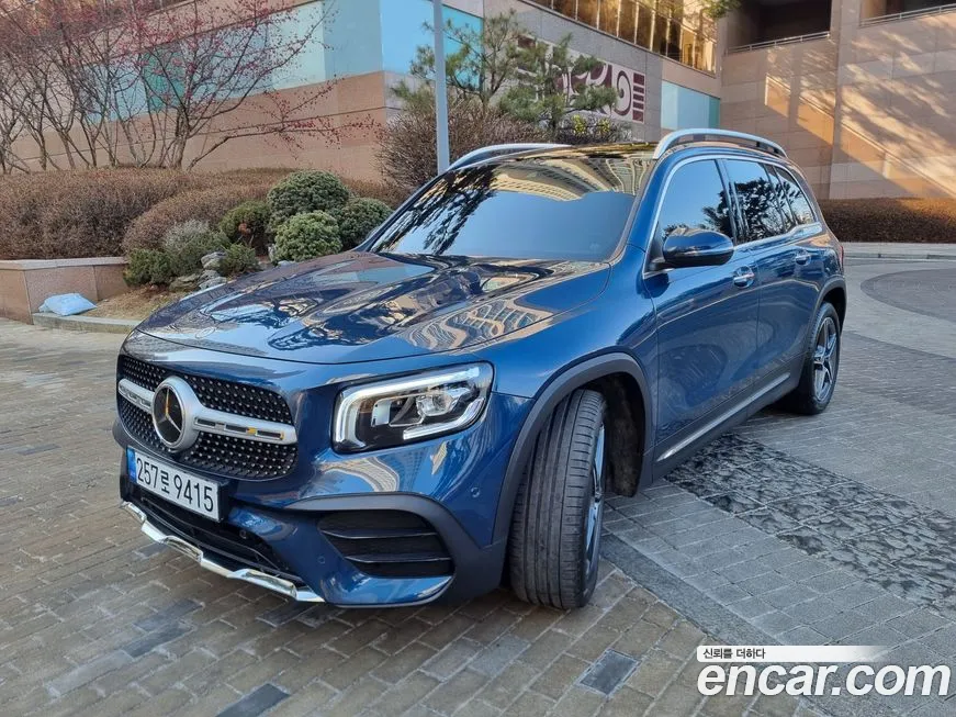 Mercedes-Benz GLB-Class 2023