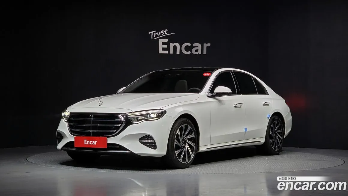 Mercedes-Benz E-Class 2024