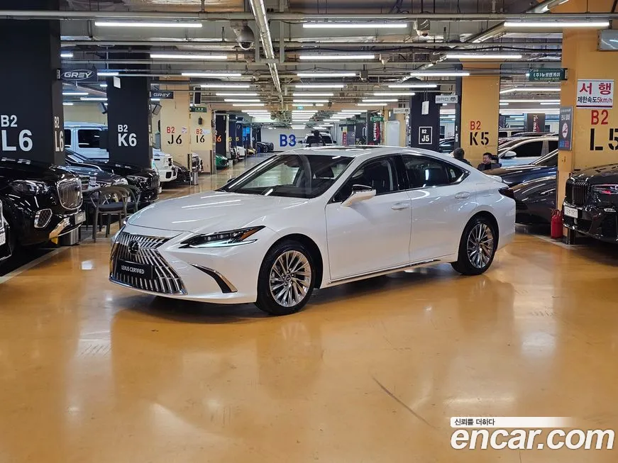 Lexus ES 2026