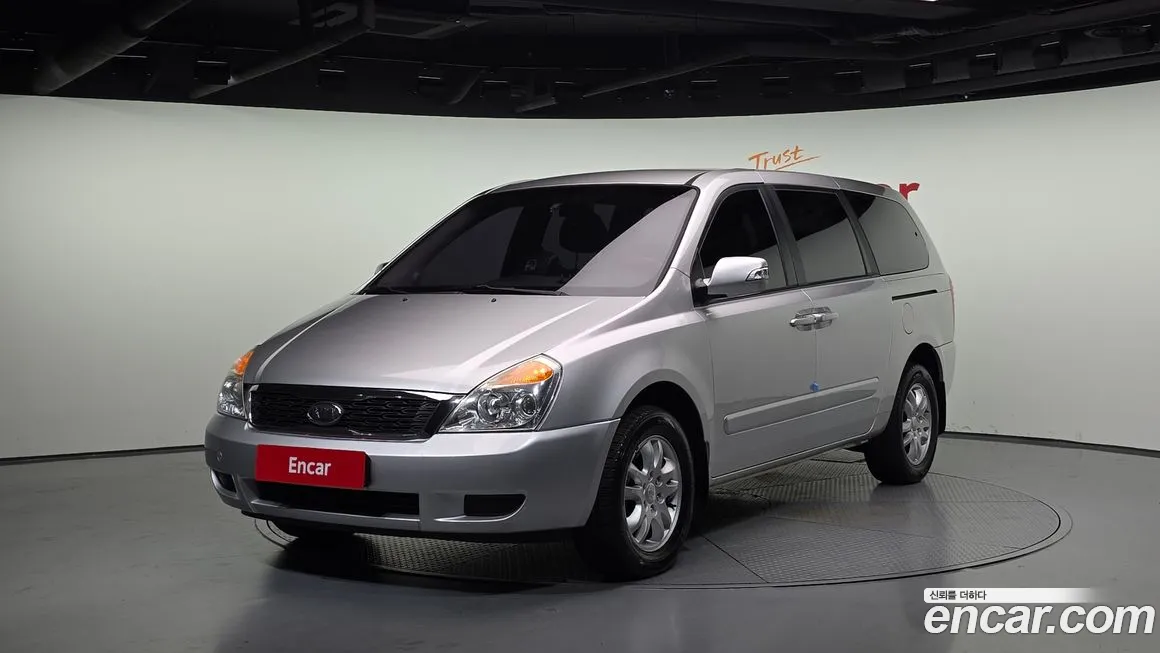 Kia Canival 2011