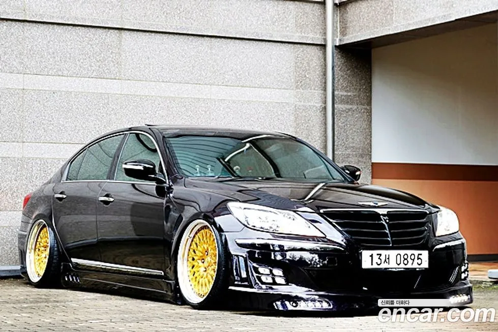 Hyundai Genesis 2012