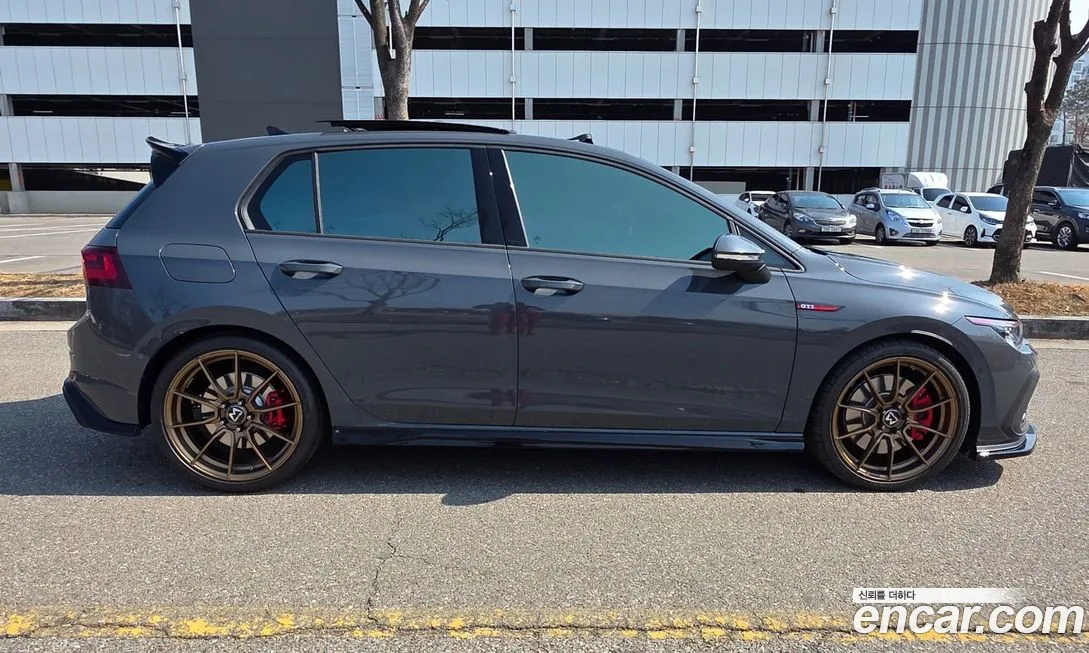 Volkswagen Golf 2024