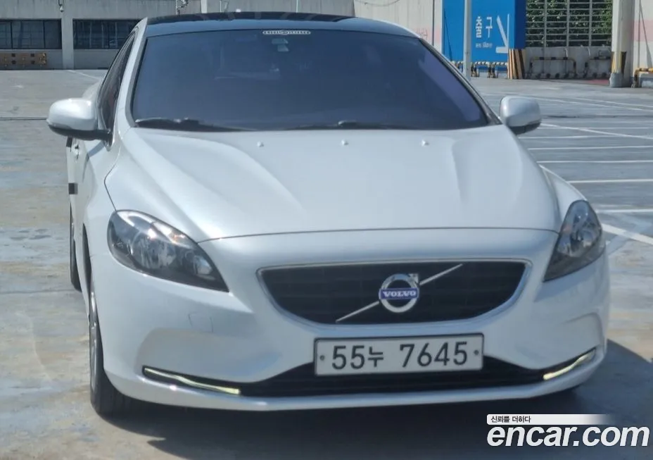 Volvo V40 2015