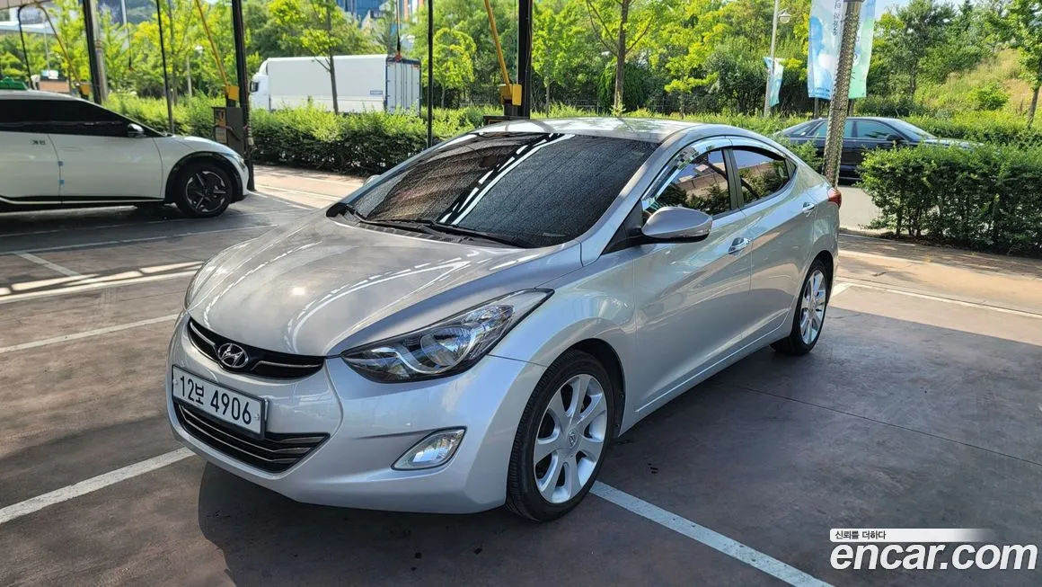 Hyundai AVANTE 2012
