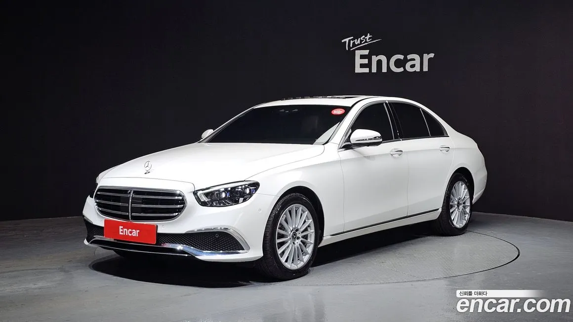 Mercedes-Benz E-Class 2022