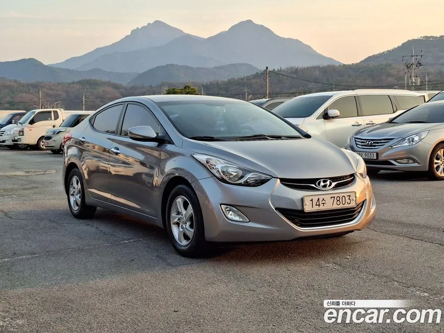 Hyundai AVANTE 2012