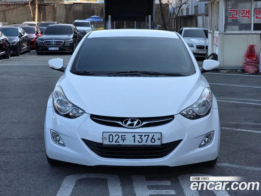 Hyundai AVANTE 2012