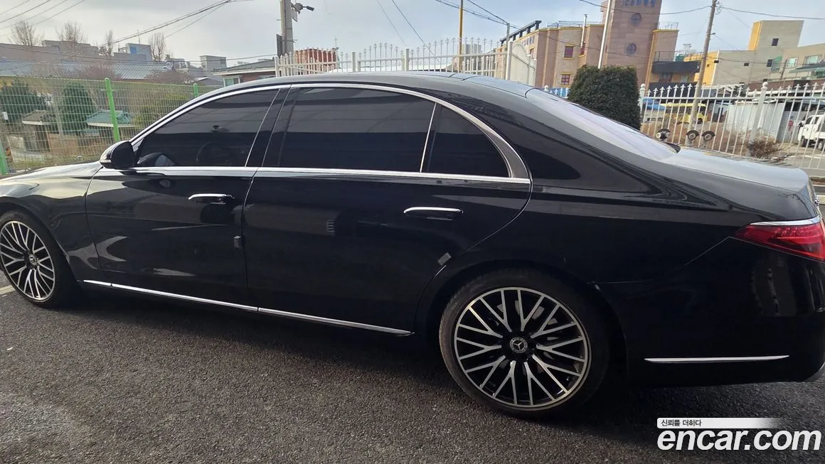 Mercedes-Benz S-Class 2022