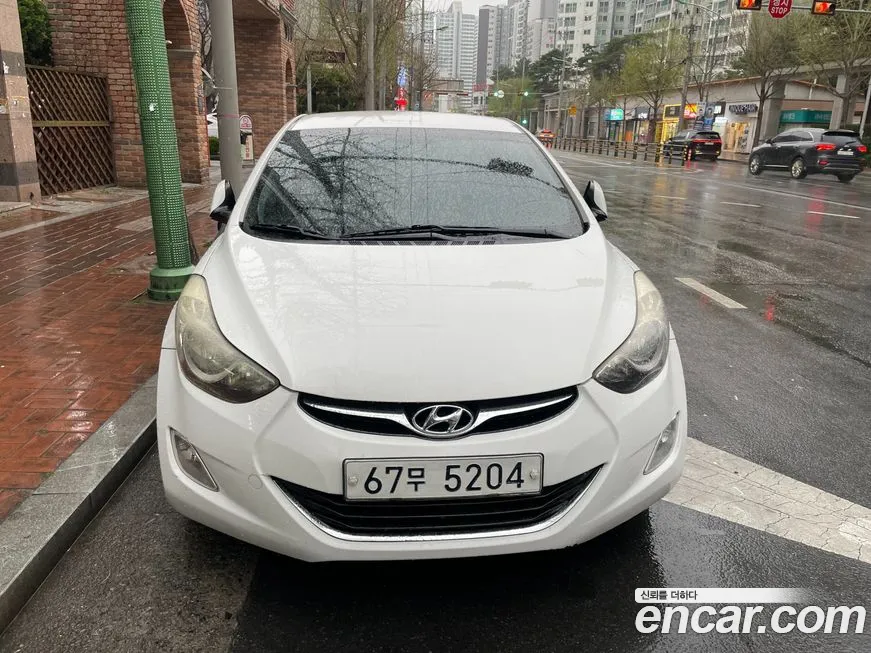 Hyundai AVANTE 2011