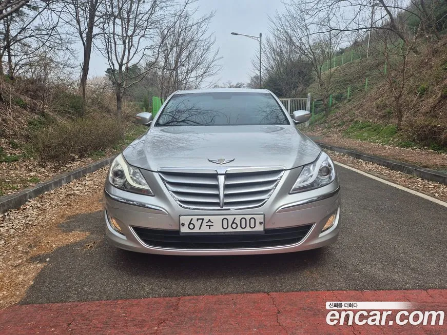 Hyundai Genesis 2013