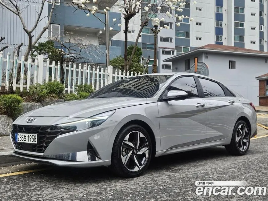 Hyundai AVANTE 2021