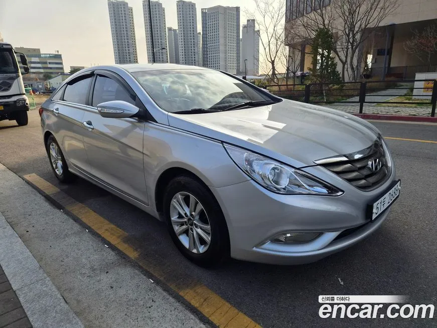 Hyundai Sonata 2010