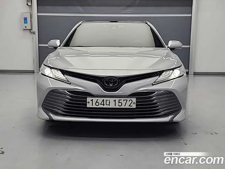 Toyota Camry 2019