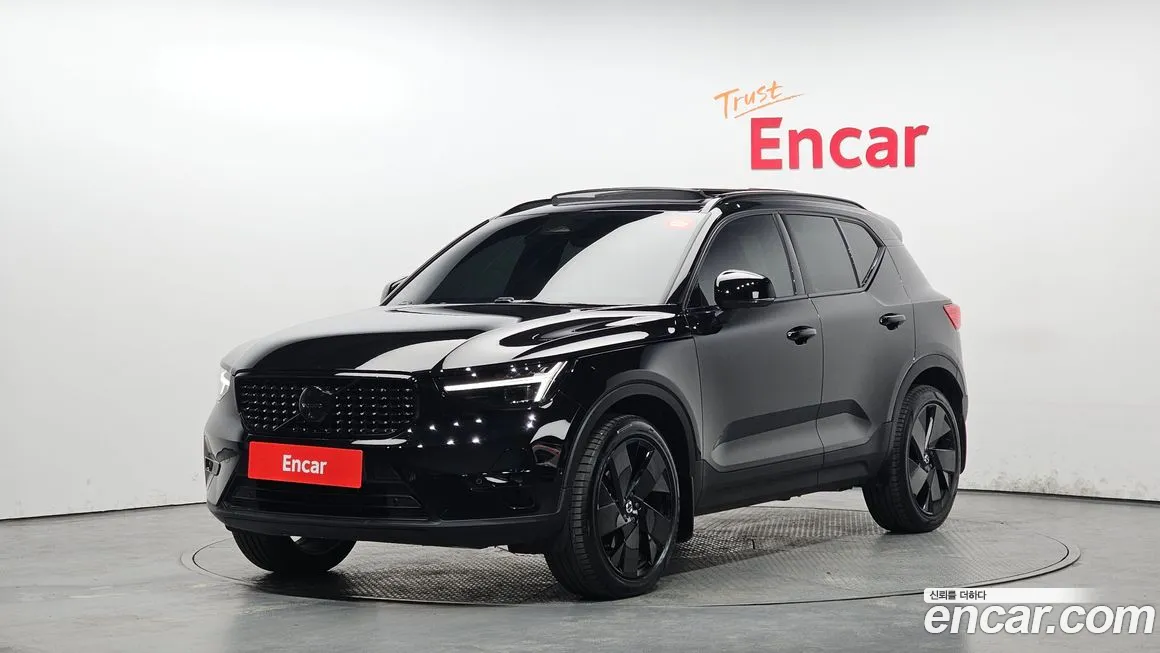 Volvo XC40 2025