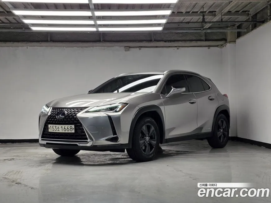Lexus UX 2021