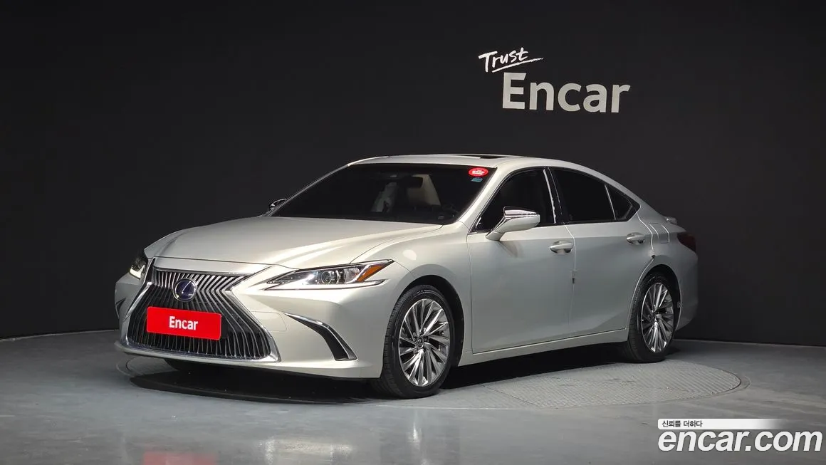 Lexus ES 2019