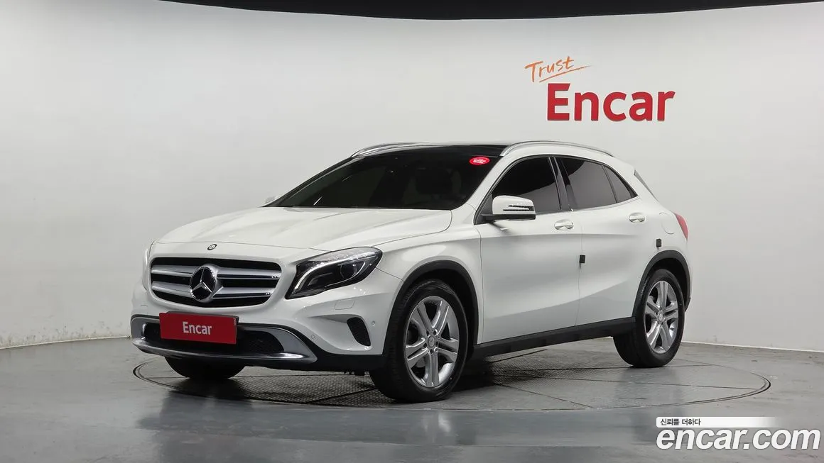 Mercedes-Benz GLA-Class 2015