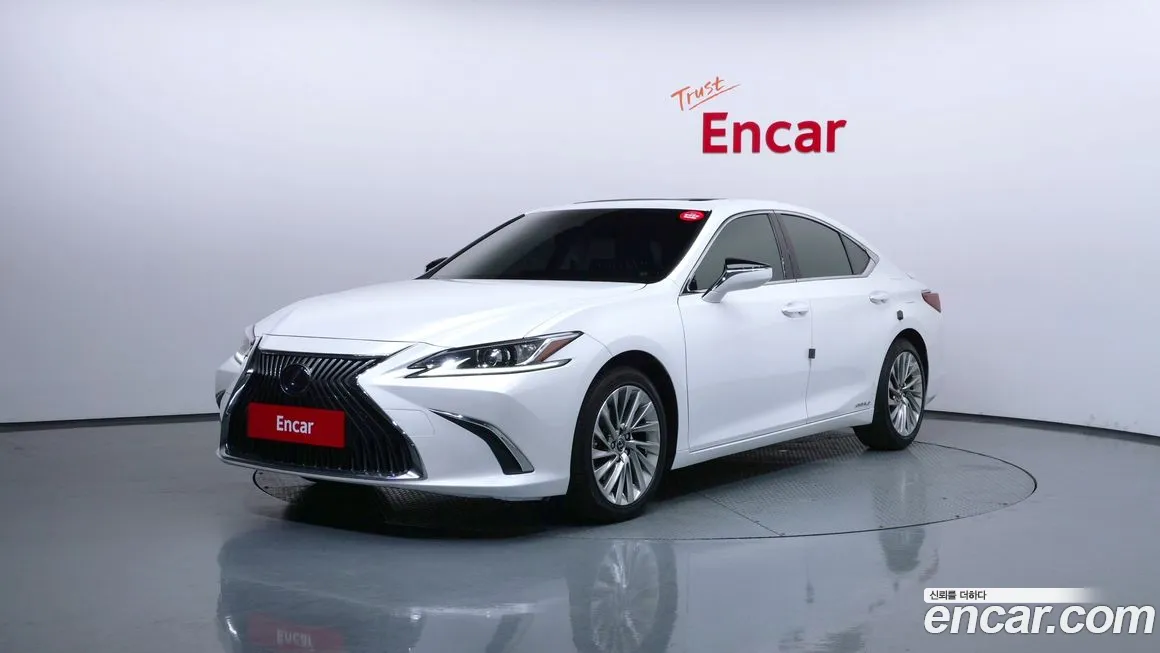 Lexus ES 2019