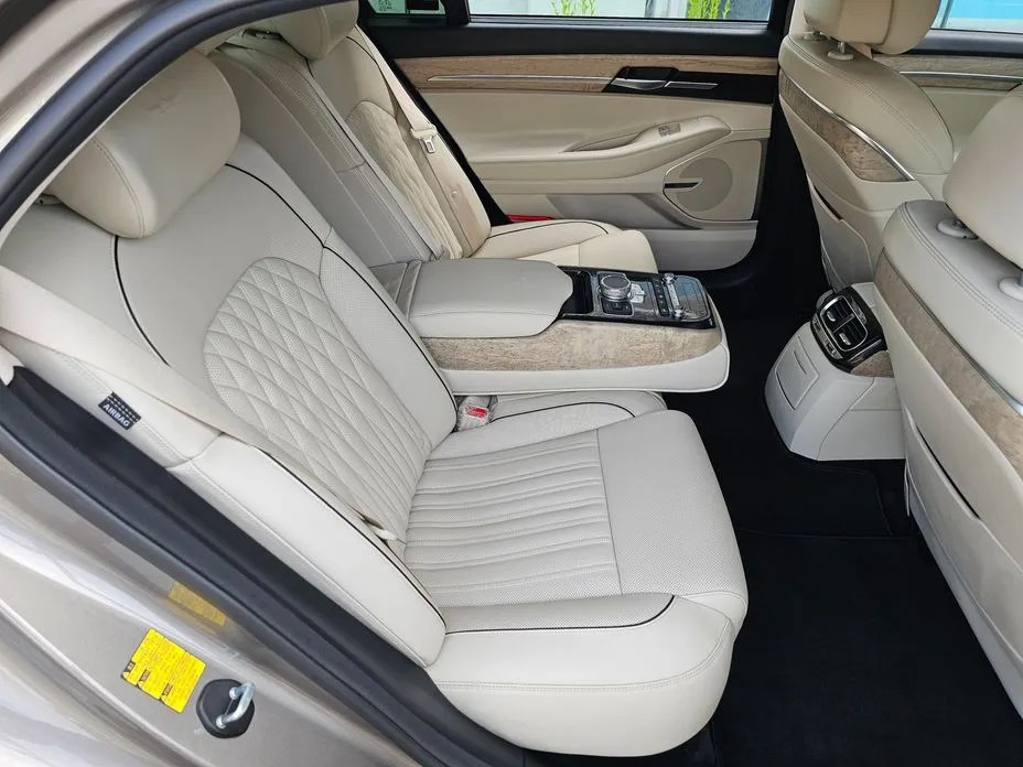 Genesis G90 2021