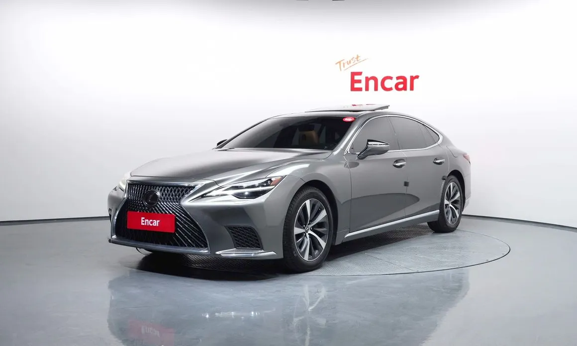 Lexus LS 2022