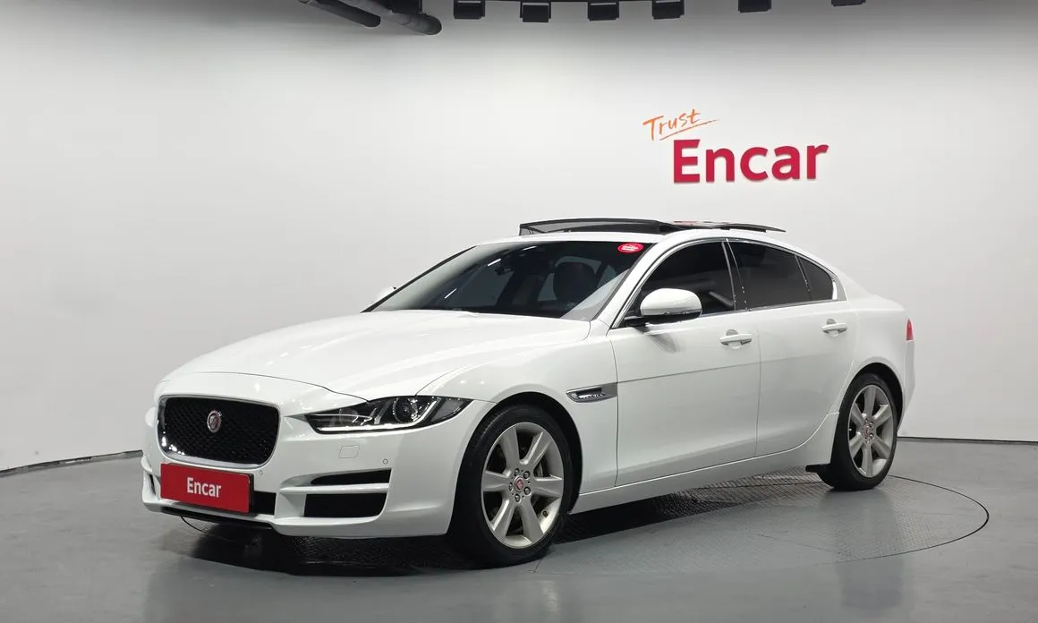 Jaguar XE 2016