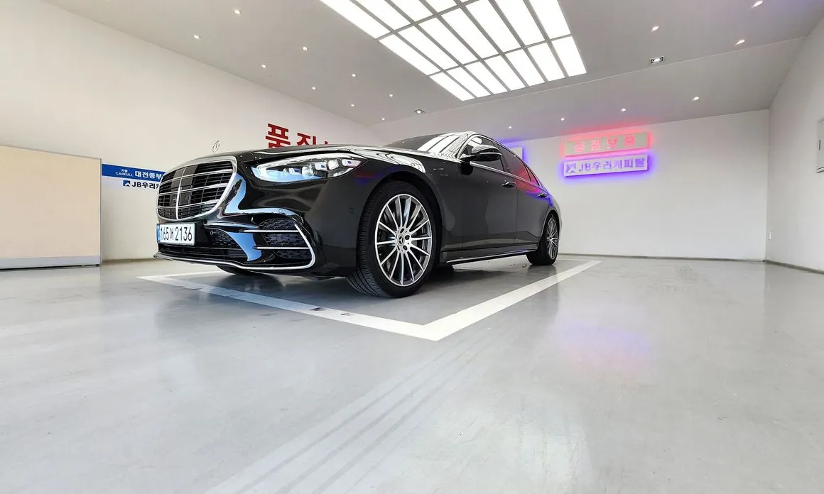 Mercedes-Benz S-Class 2021