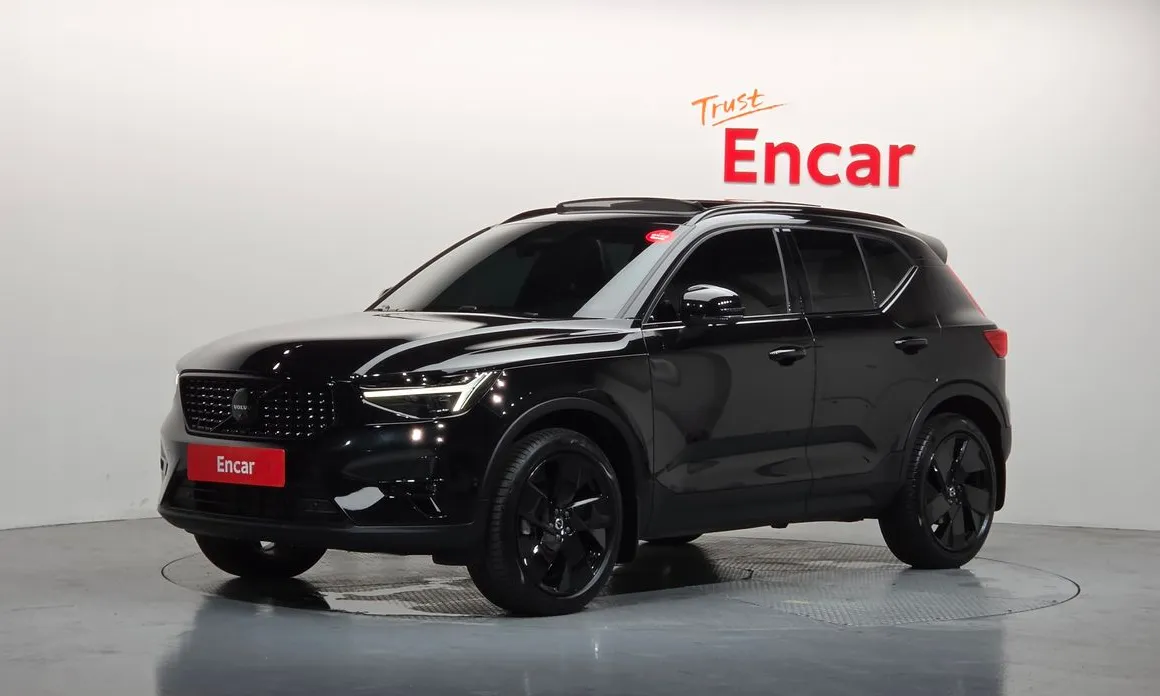 Volvo XC40 2025