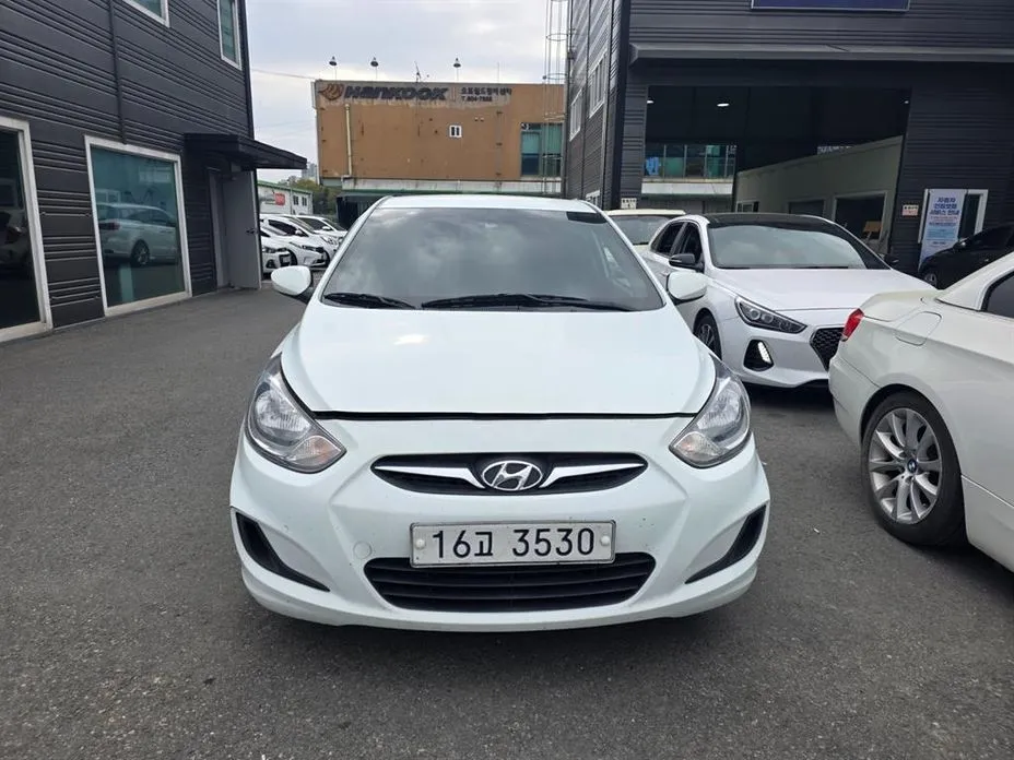 Hyundai Accent 2012
