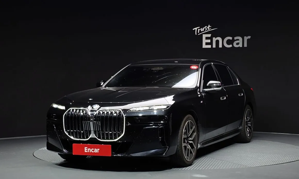 BMW 7-Series 2024