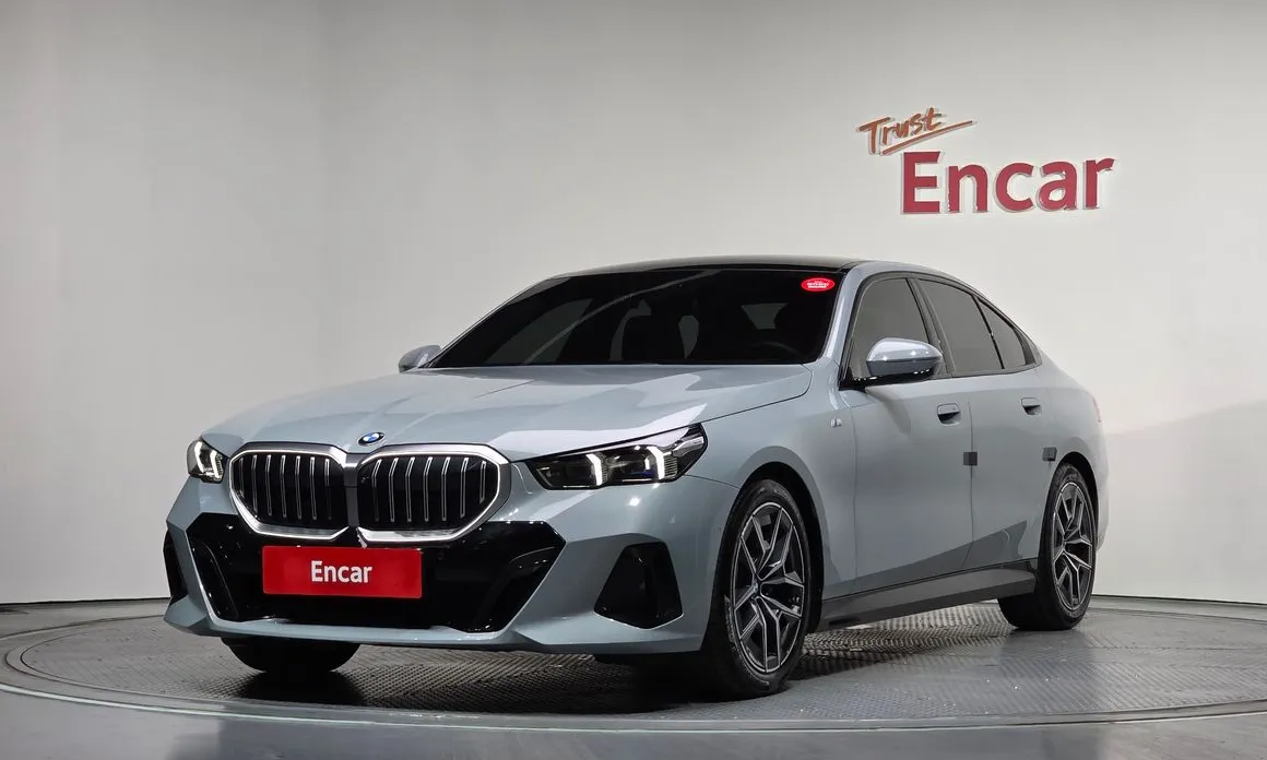 BMW 5-Series 2024