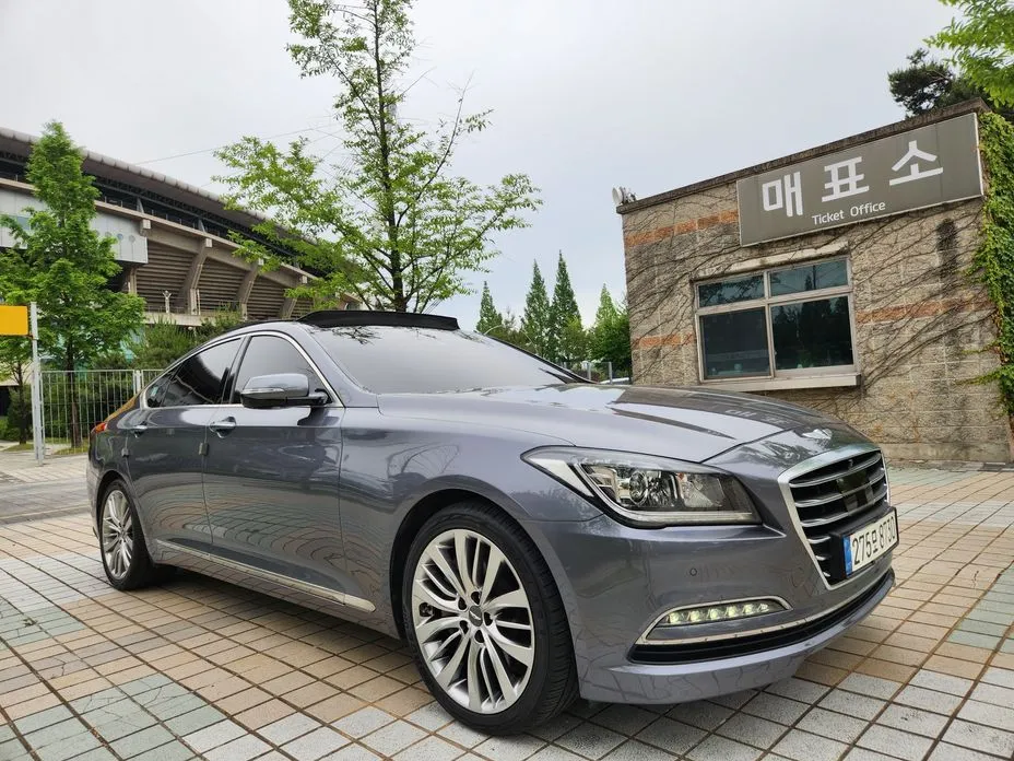 Hyundai Genesis 2016
