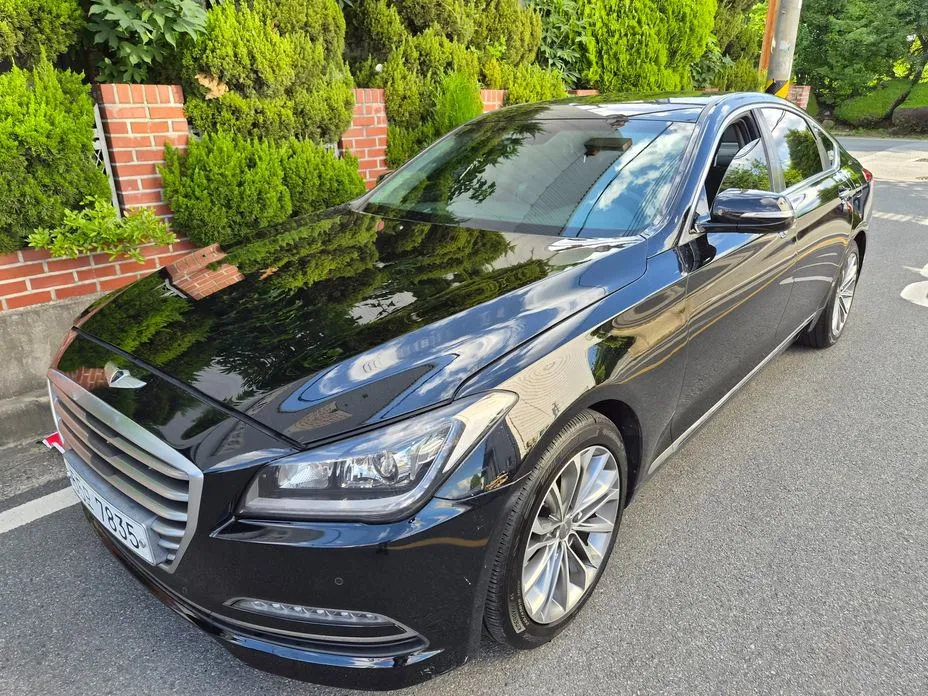 Hyundai Genesis 2015