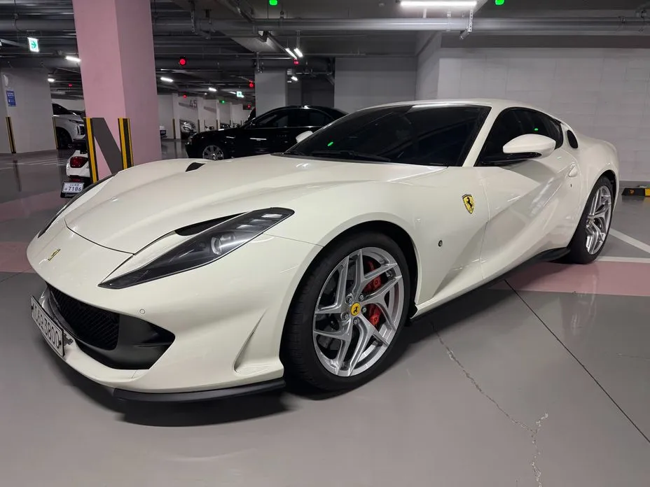Ferrari 812 2020
