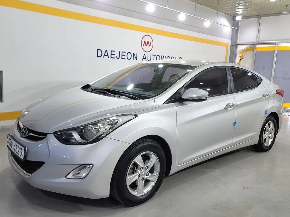 Hyundai AVANTE 2013