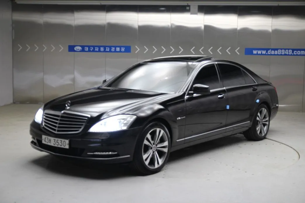 Mercedes-Benz S-Class 2012