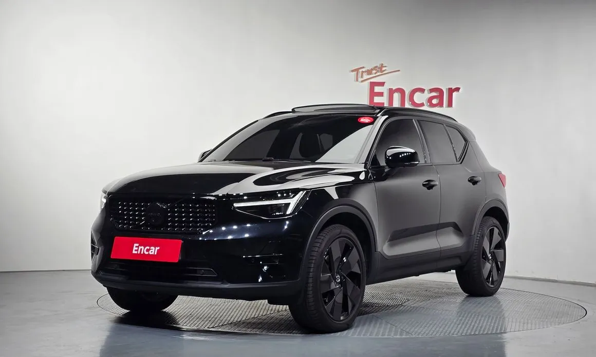 Volvo XC40 2025