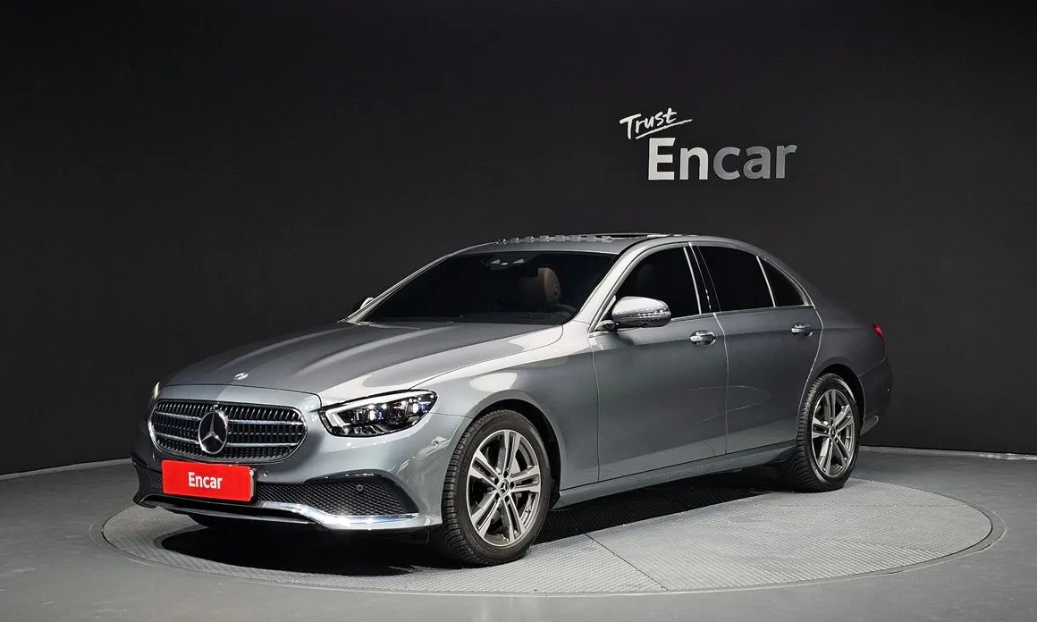 Mercedes-Benz E-Class 2022