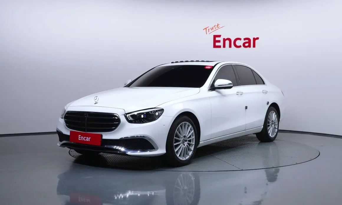 Mercedes-Benz E-Class 2023